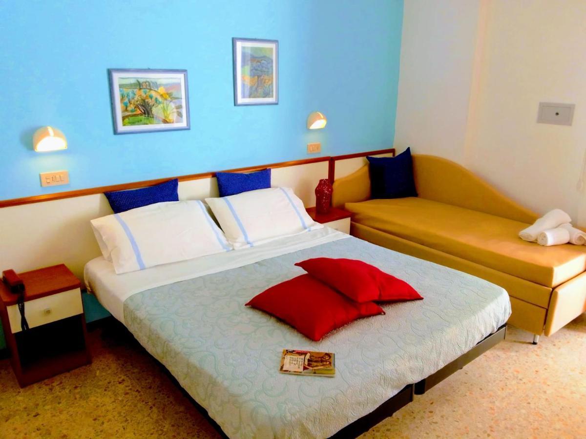 Hotel Adria B&B - Colazione Fino Alle 12 Misano Adriatico Zewnętrze zdjęcie