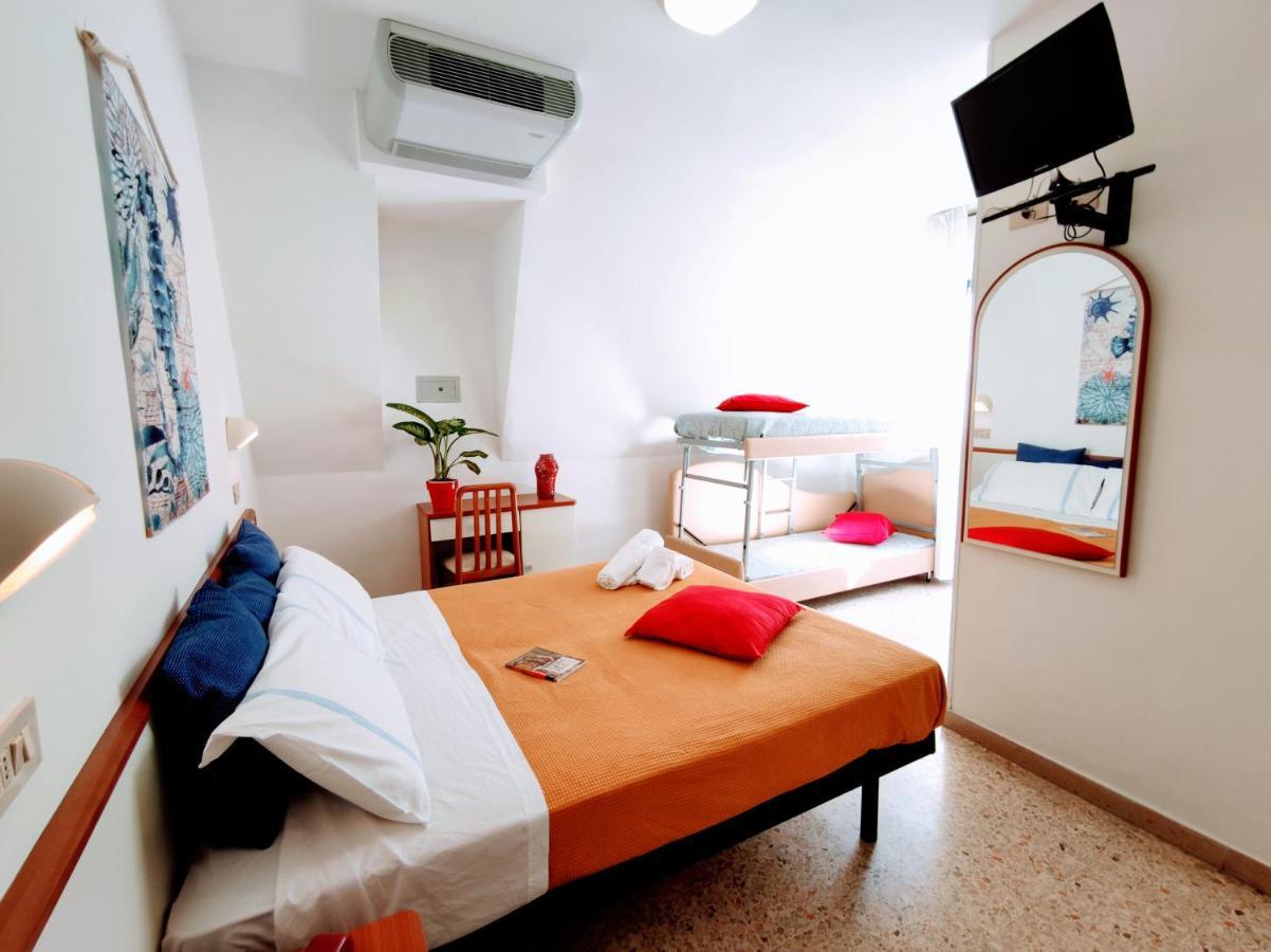 Hotel Adria B&B - Colazione Fino Alle 12 Misano Adriatico Zewnętrze zdjęcie