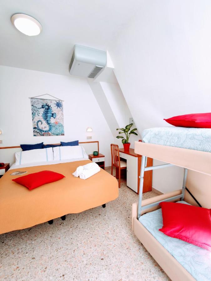 Hotel Adria B&B - Colazione Fino Alle 12 Misano Adriatico Zewnętrze zdjęcie