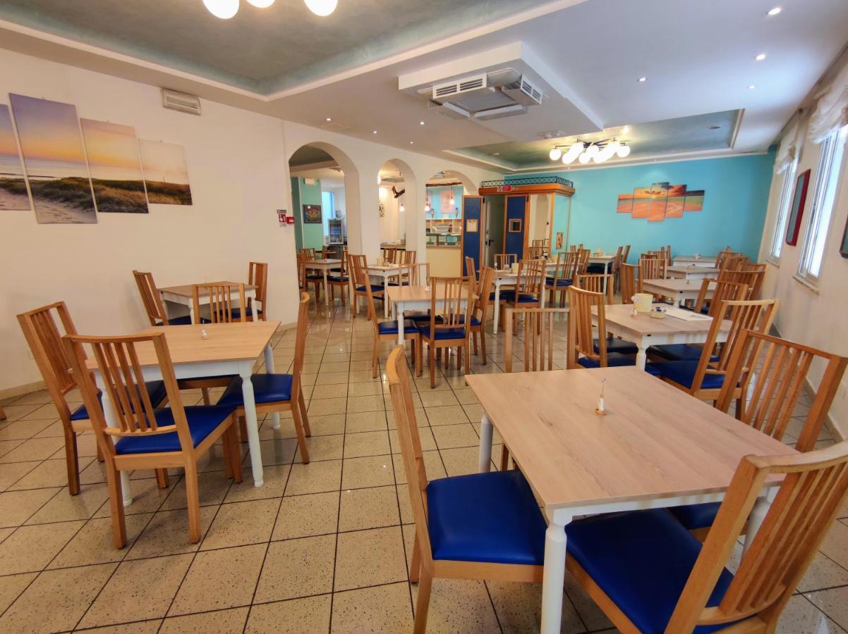 Hotel Adria B&B - Colazione Fino Alle 12 Misano Adriatico Zewnętrze zdjęcie
