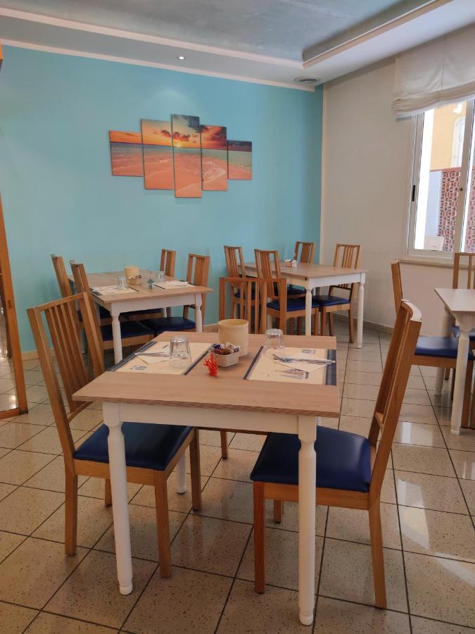 Hotel Adria B&B - Colazione Fino Alle 12 Misano Adriatico Zewnętrze zdjęcie