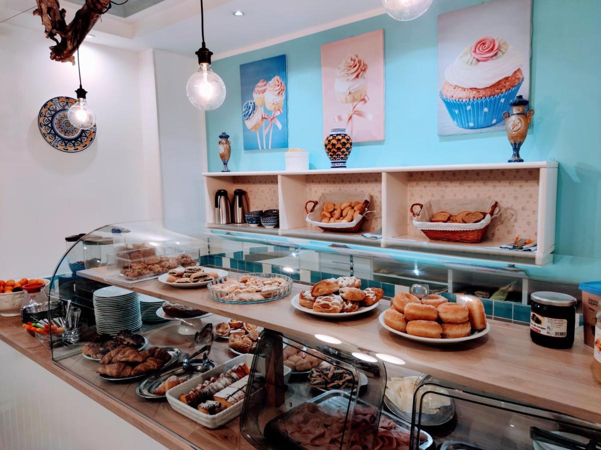 Hotel Adria B&B - Colazione Fino Alle 12 Misano Adriatico Zewnętrze zdjęcie