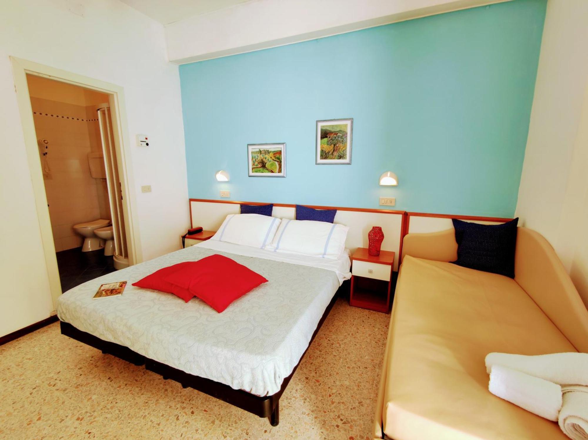 Hotel Adria B&B - Colazione Fino Alle 12 Misano Adriatico Pokój zdjęcie