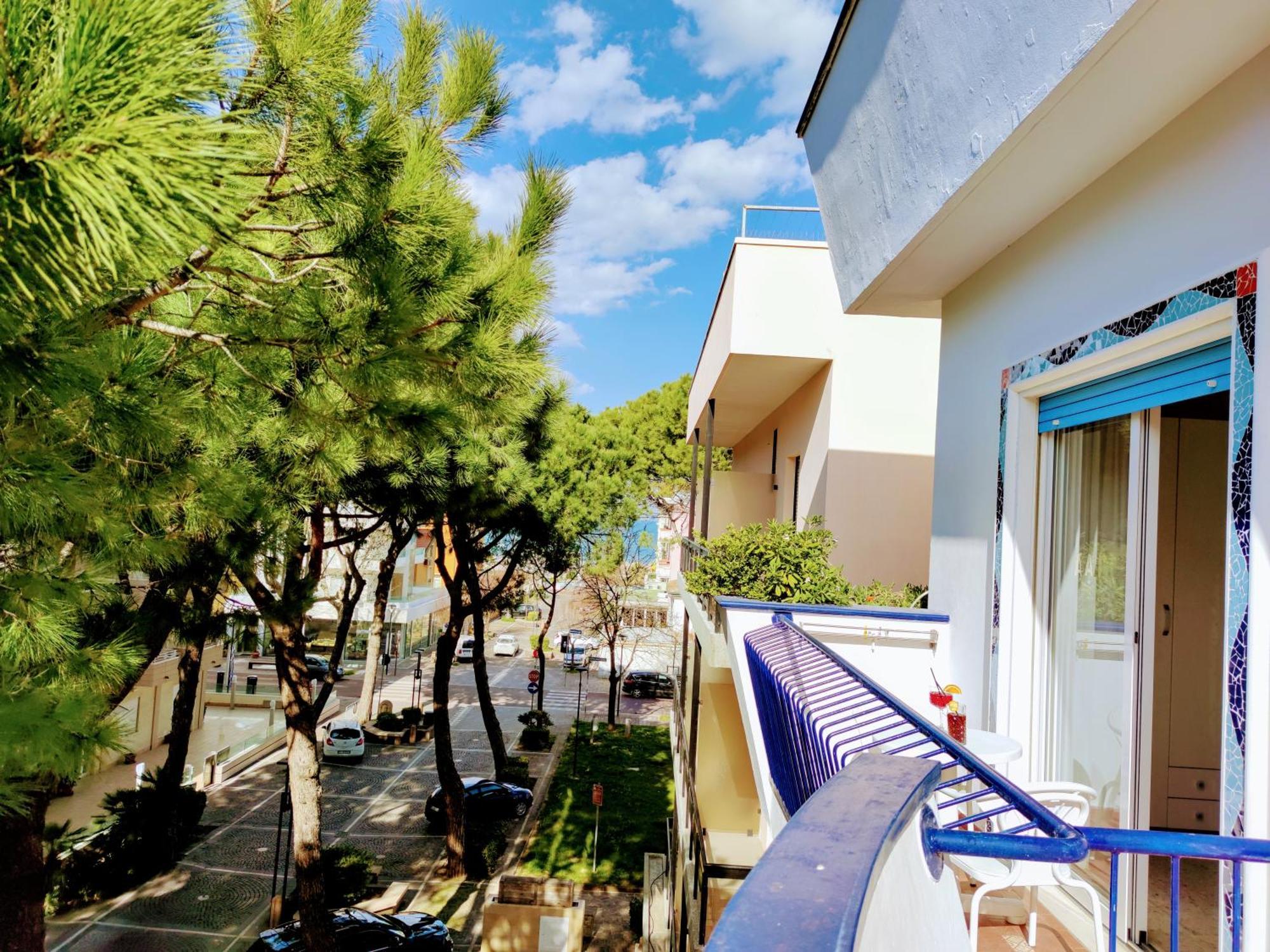 Hotel Adria B&B - Colazione Fino Alle 12 Misano Adriatico Pokój zdjęcie